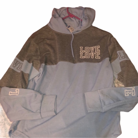 love sweatshirt NWT - Picture 1 of 5